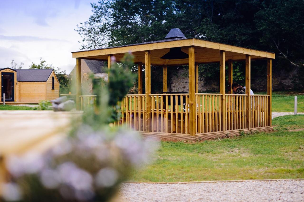 Hotel Delny Glamping And Farm Animals Invergordon Exterior foto
